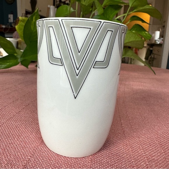 Fitz and Floyd The Ritz Art Deco Grey and Black on White Coffee Mug - Chipped - Picture 2 of 8